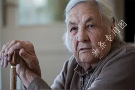 老同学再次相遇，她上了我的车，我上了她的床…图片