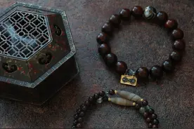 中年男人戴手串时，牢记“4戴4不戴”，低调有品，既时尚又不张扬图片