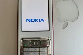 18年前诺基亚拍照机皇，320万像素+蔡司镜头，几个月工资才买得起图片