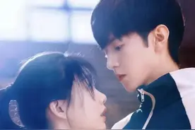 暗恋是一个人的兵荒马乱，这5本校园暗恋文描写的简直太棒了！图片