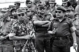 1998年，印尼两次排华，30万华人被屠杀，我国为何没有出兵解决？图片