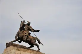 隋唐第一豪杰窦建德：比李渊更有资格称帝，却败给了天命！图片