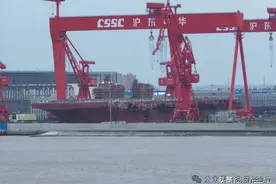 史上最强两栖攻击舰，076双舰岛就位，百米电磁弹射器等同航母图片