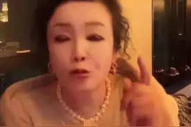 张兰因直播与汪小菲互怼，家宴上带货被嫌弃，直言不会错过好机会图片