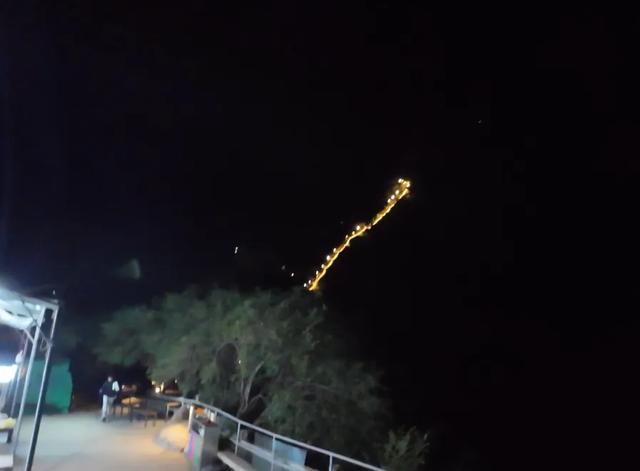 去了一趟华山旅游,发了朋友圈,以为有人点赞,结果尴尬了!