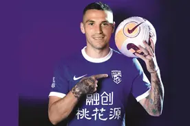 金元足球后的中超标王，却在中国和沙特联赛没挣到钱，32岁来意甲图片