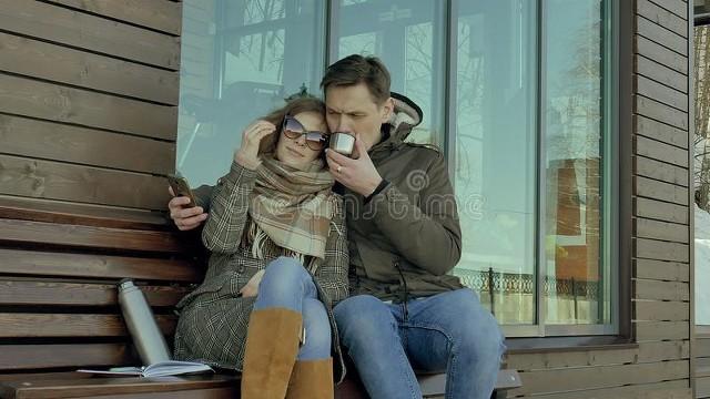 87年，去同学家玩，他姐姐把我拉进房间，教我玩“俄罗斯方块”