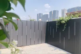 邻居推荐的这款围栏太实用了，防偷窥还自带照明图片