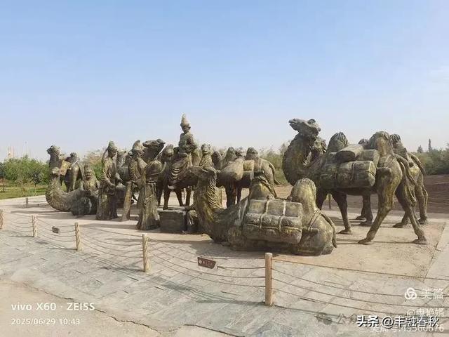 探秘新疆巴楚红海景区：自然与人文的交响｜ 申艳娟