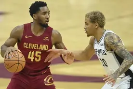 米切尔31+8+7，莫布利28+10，阿伦26+16，骑士117：101轻取马刺！图片