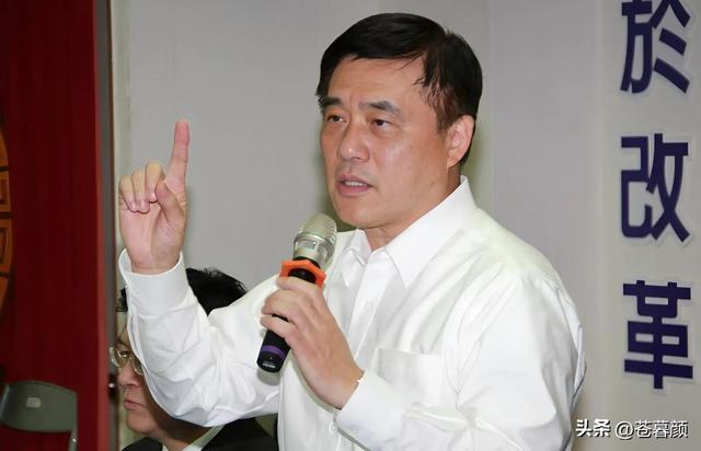 第四次大辩论落幕，张亚中不负众望获得认可，郑丽文表现一言难尽