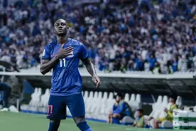 申花的亚冠球衣，似乎少了点什么图片