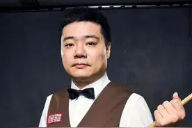 斯诺克VS中八奖金，丁俊晖360万，楚秉杰1056万，难怪马叔要跨界图片