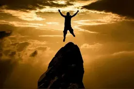 鬼吓人，尤可忍，人吓人，吓死人。图片