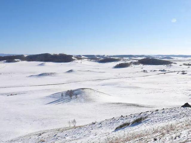 游览乌兰布统影视外景基地