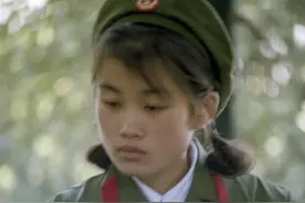 住女儿家三周，女婿睡公司，女儿到家就回屋，母亲懊悔：早该醒悟图片