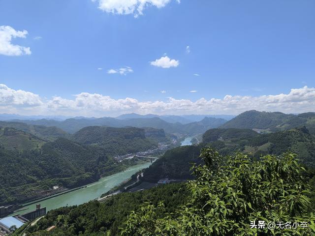 来广西旅游，别只知道桂林了，这个地方的山水一点也不逊色