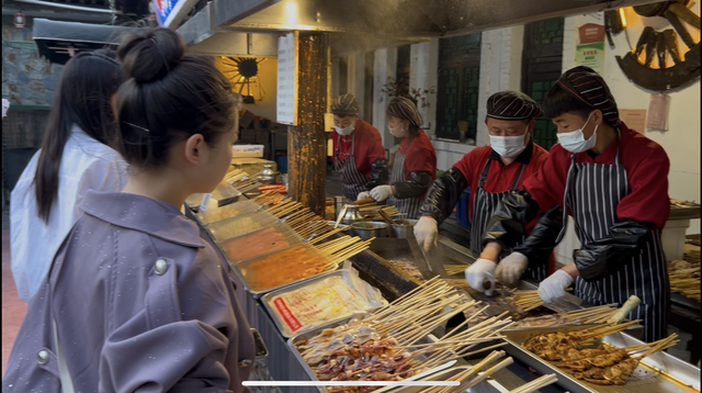国庆假期，庆城文旅市场火热，千年古城焕发新魅力