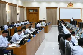 缅甸最新政府工作会议中，敏昂莱发表讲话，涉及大选、经济等话题图片