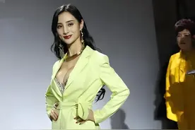 吴春怡：亚洲小姐冠军，身姿卓越，饱满迷人图片