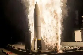 美欧航母云集南海，关岛上演弹道导弹拦截大战，解放军昼夜练兵图片