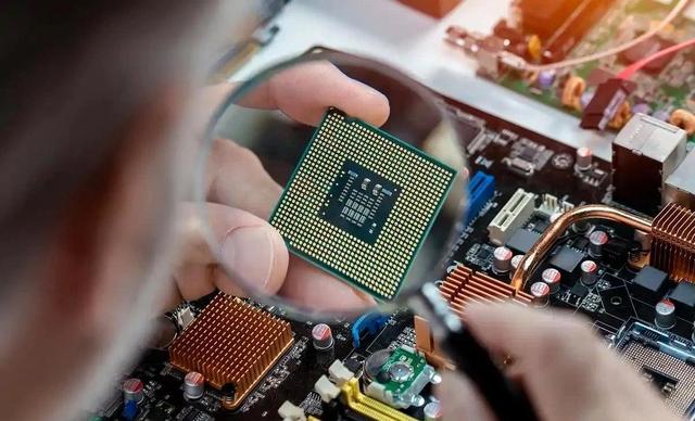 打破国外垄断，国产新型芯片来了！单日狂揽2700亿，还能突破吗？