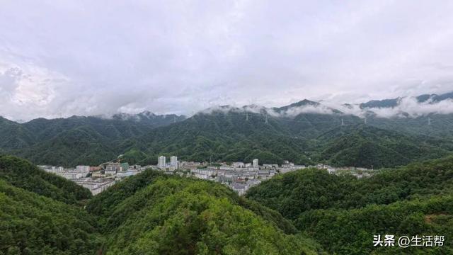 陕西小村庄，住一晚已经要两千了