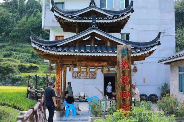 雷山县黄里村：“村房短住”引四方客来