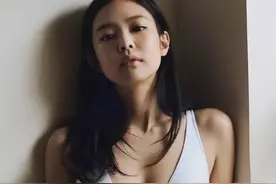 Jennie性感写真惹争议图片