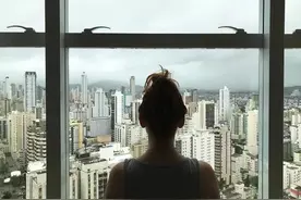 告诉你的儿女，出门在外，学会保命，务必远离这4种情况图片