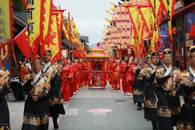 这个国庆，振兴小镇“好热”！