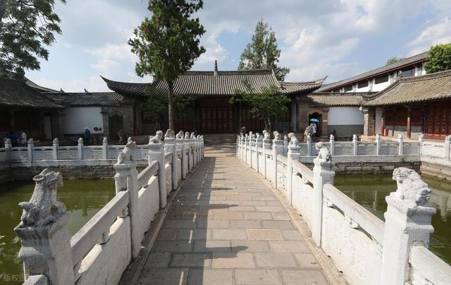 别只知道大理丽江！云南这6座古城，一个比一个惊喜，好吃又好逛