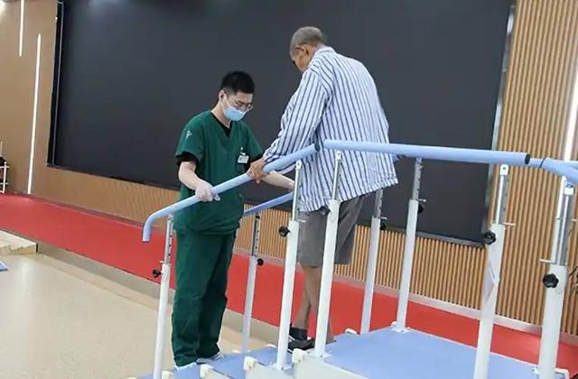 帕金森“元凶”首次被抓!健康人脑中也有?2500 万患者或迎新希望