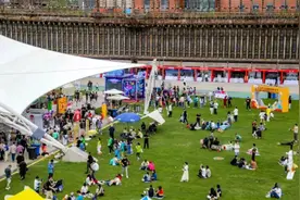 3.2万人光顾北京精酿啤酒节 场景化营销带动即饮渠道扩容图片