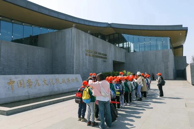 只此翠屏丨从抗战纪念到青春课堂：红色基因在翠屏代代相传