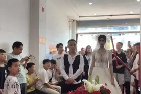 巫溪小伙迎娶高颜值斐济新娘，婚礼化妆师：镇上都轰动了图片