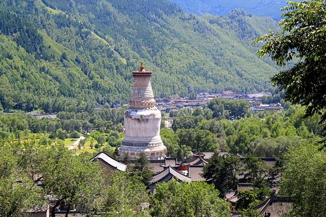 登五台山黛螺顶