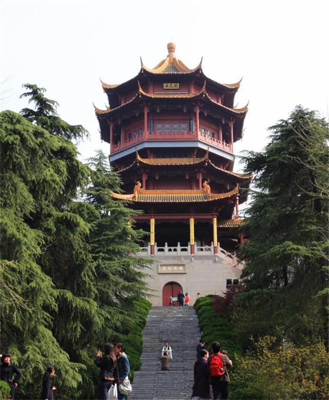 景区大门越搬越远，景点被“分段售卖”，游客怨声载道如何破解？