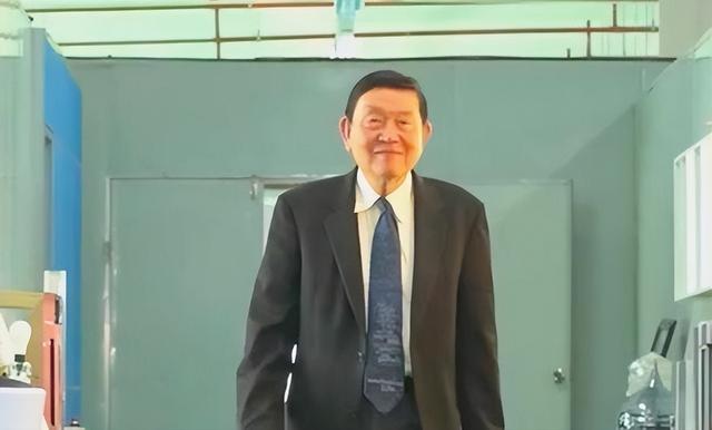 “芯片之父”张汝京，抗打压破威胁，在中国建造10座芯片加工厂！
