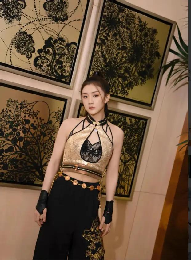 陈梦不打乒乓球后,风格都变了