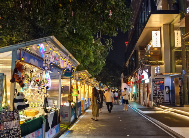 迪拜富婆来中国游玩，回国三天后坦言：阿联酋跟中国差距一目了然