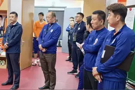 济南文旅集团董事长白冰看望慰问泰山队全体将士图片