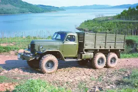 对越反击战期间，我军装备过的十大军用卡车图片