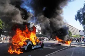 特朗普和纽森的政治豪赌，会不会引爆“美国内战”？图片