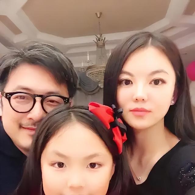 李湘不再隐忍，坦白与释永信真实关系，亲密照的真相终于有了答案