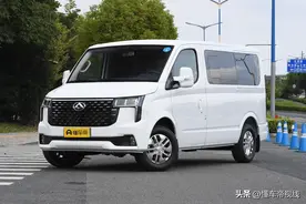 新车 | 新前脸设计，大通新途V80实拍，2.0T柴油动力/三种车顶高度图片