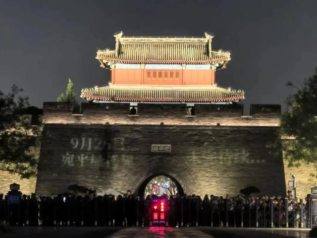 丰台秋日超全玩法指南！寻秋赏叶、文艺遛娃、夜游市集、采摘打卡统统有