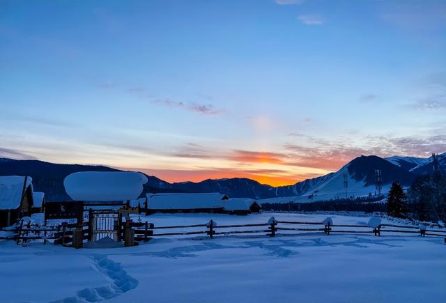 新疆与俄罗斯交界有个县，出了三个世界级景点，风景绝美不输瑞士