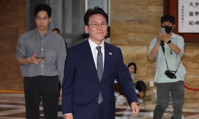 特朗普亲自催债，日韩就算掏空家底，9000亿美元也得交到美国手里