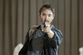 《周处除三害》10处隐晦暗示：男主的鞋带有玄机，小弟金毛改行了图片